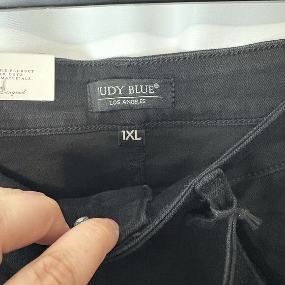 Judy Blue Black Jean Shorts - Picture 5 of 7